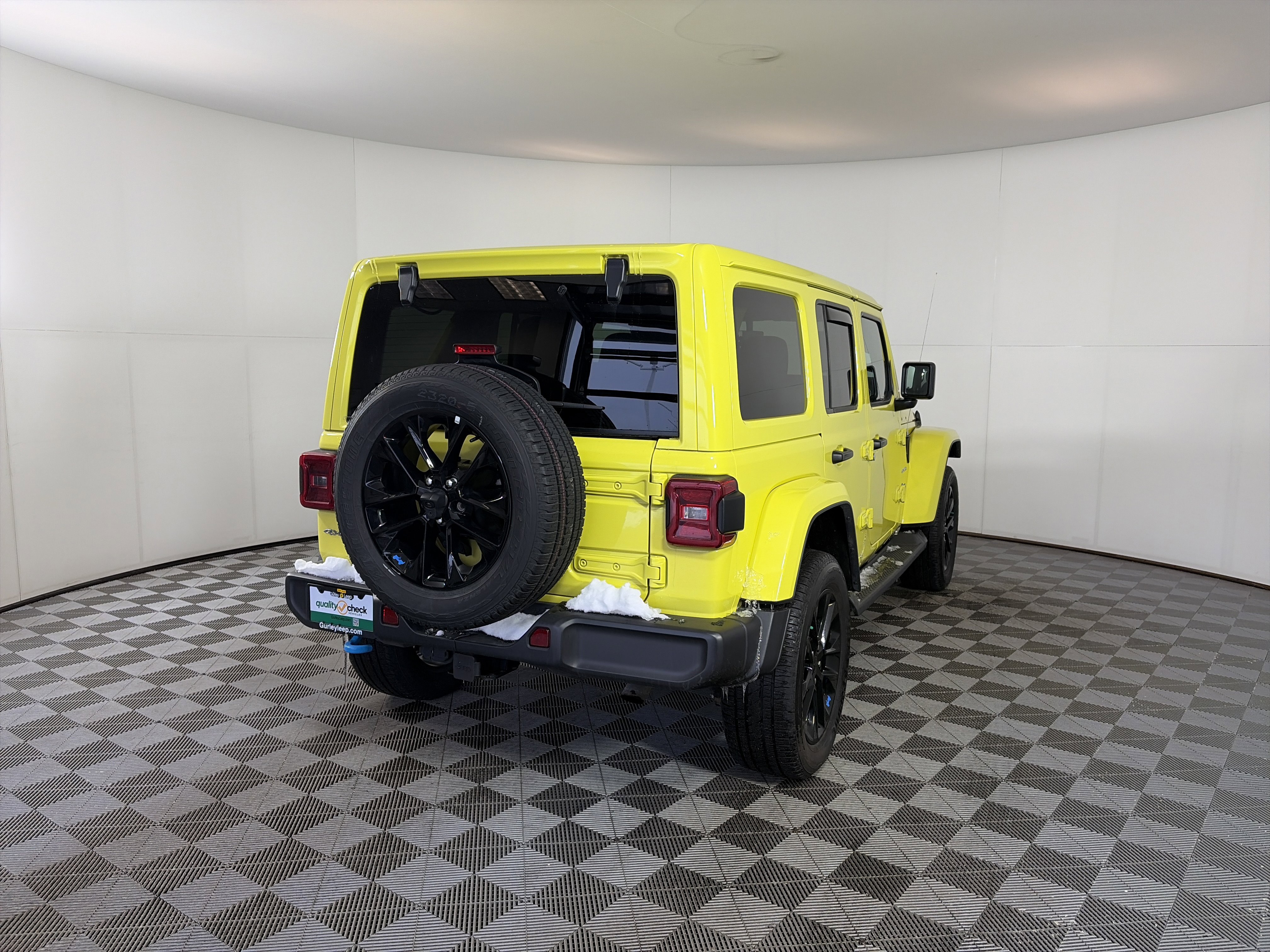 Used 2023 Jeep Wrangler Sahara w/ Cold Weather Group image 10