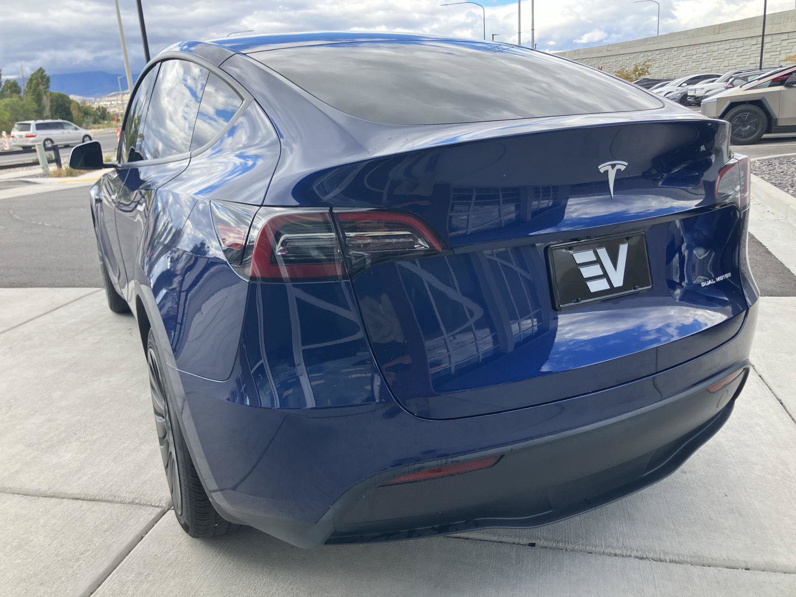 Used 2023 Tesla Model Y Long Range AWD/4WD image 6