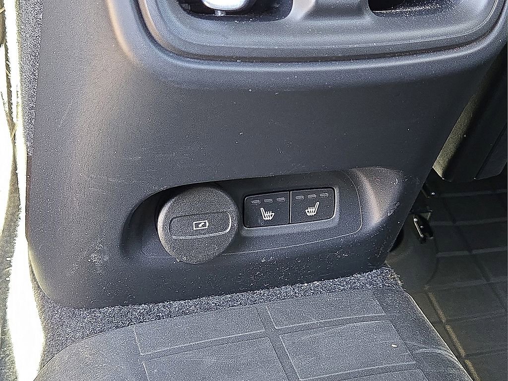 Used 2023 Volvo XC40 Recharge Plus w/ Protection Package Premier image 16