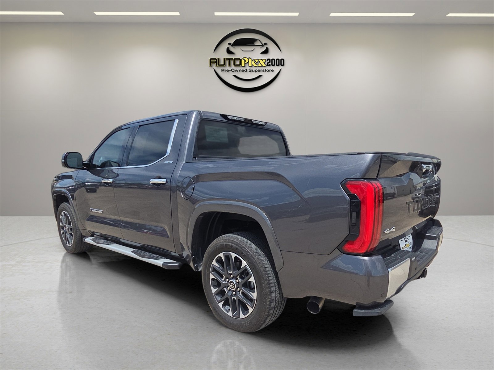 Used 2023 Toyota Tundra Limited image 3