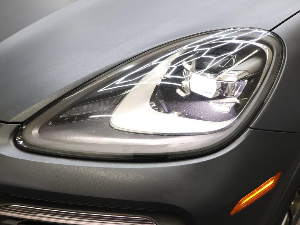Used 2020 Porsche Cayenne AWD/4WD image 29