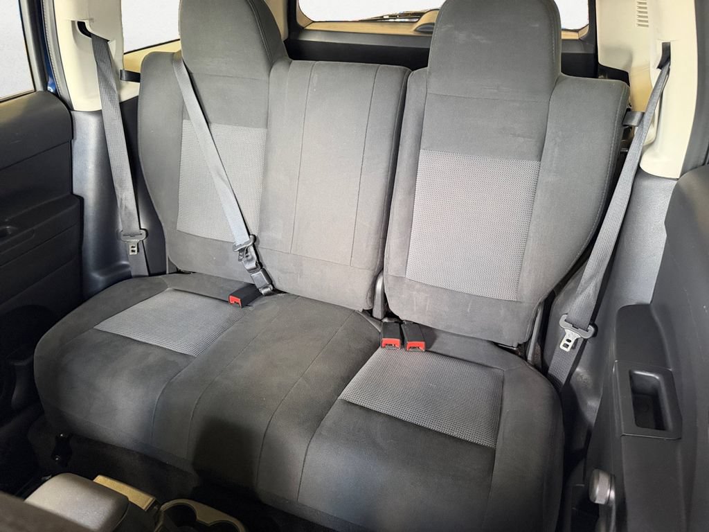 Used 2016 Jeep Patriot Sport w/ Tire & Wheel Group FWD image 9