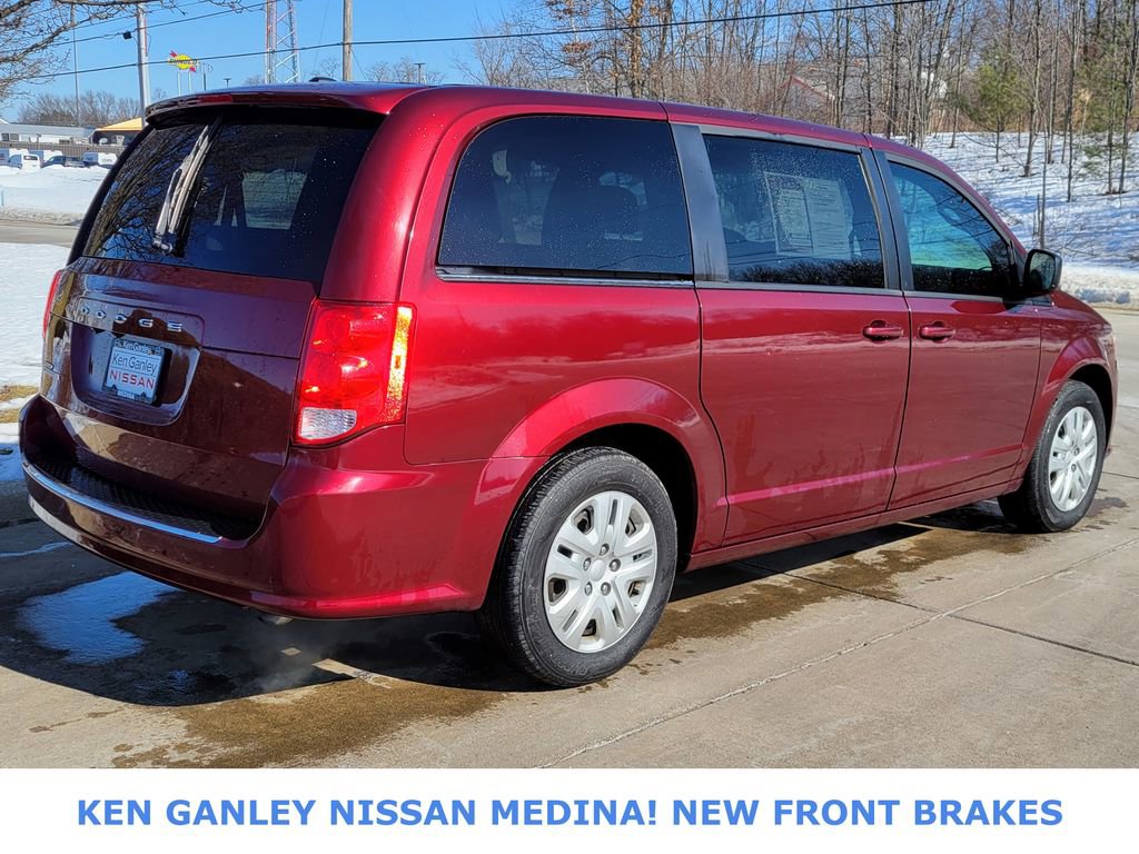 Used 2018 Dodge Grand Caravan SE w/ UConnect Hands-Free Group image 3