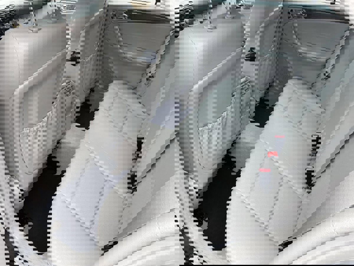 Used 2007 Mercedes-Benz C 230 Sedan image 12