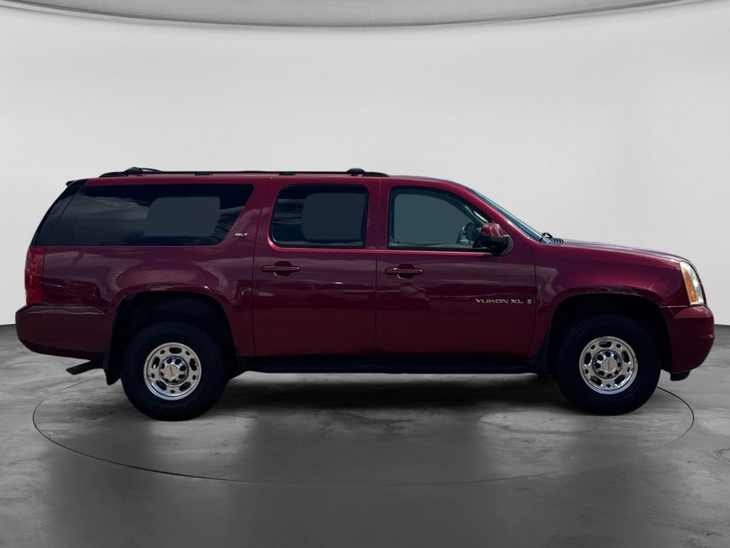 Used 2007 GMC Yukon XL 2500 SLT w/ SLT Preferred Equipment Group AWD/4WD image 8