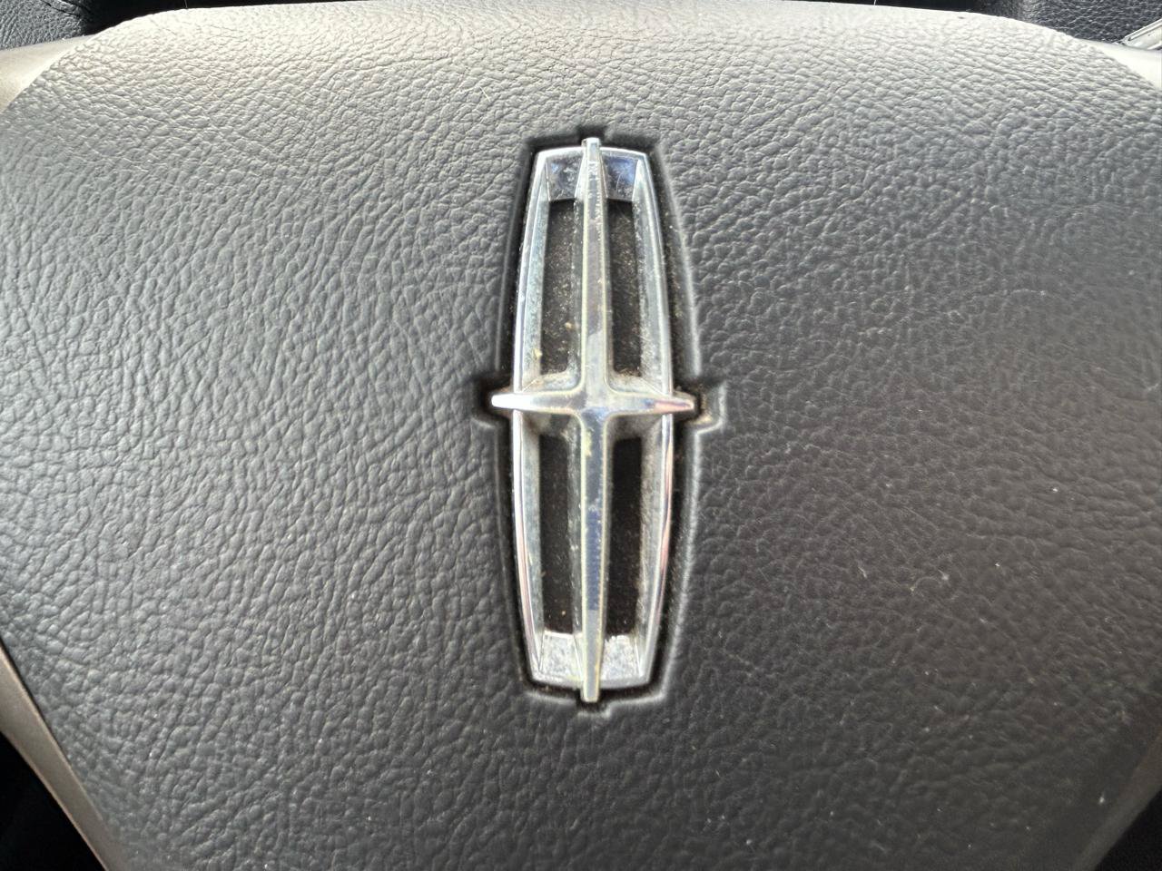 Used 2014 Lincoln MKX AWD w/ Equipment Group 101A image 21