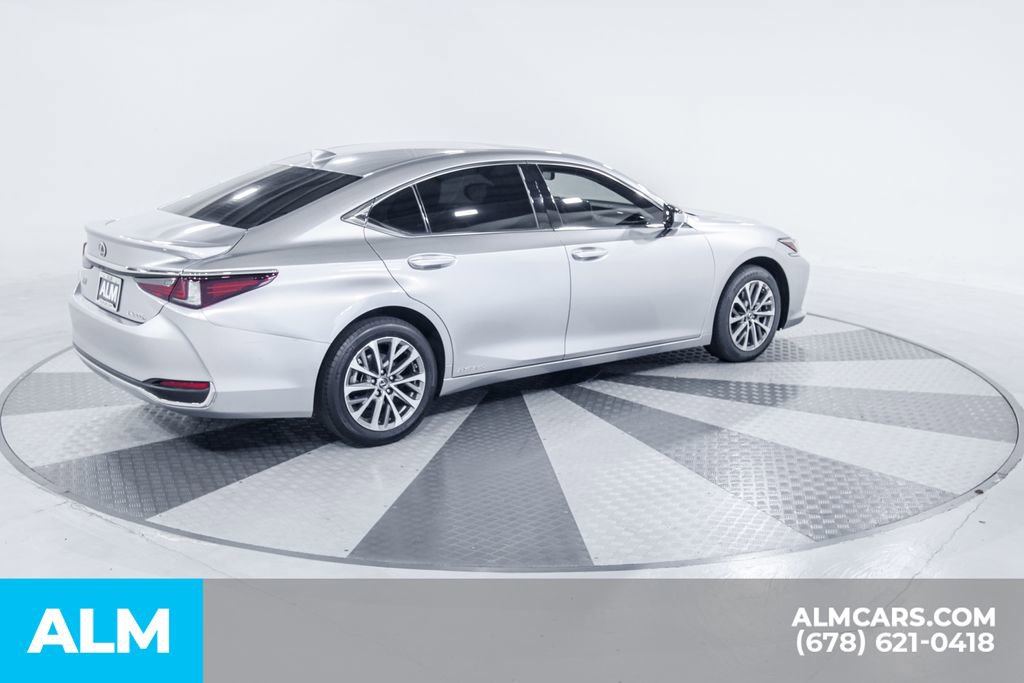 Used 2022 Lexus ES 300h w/ Accessory Package image 11