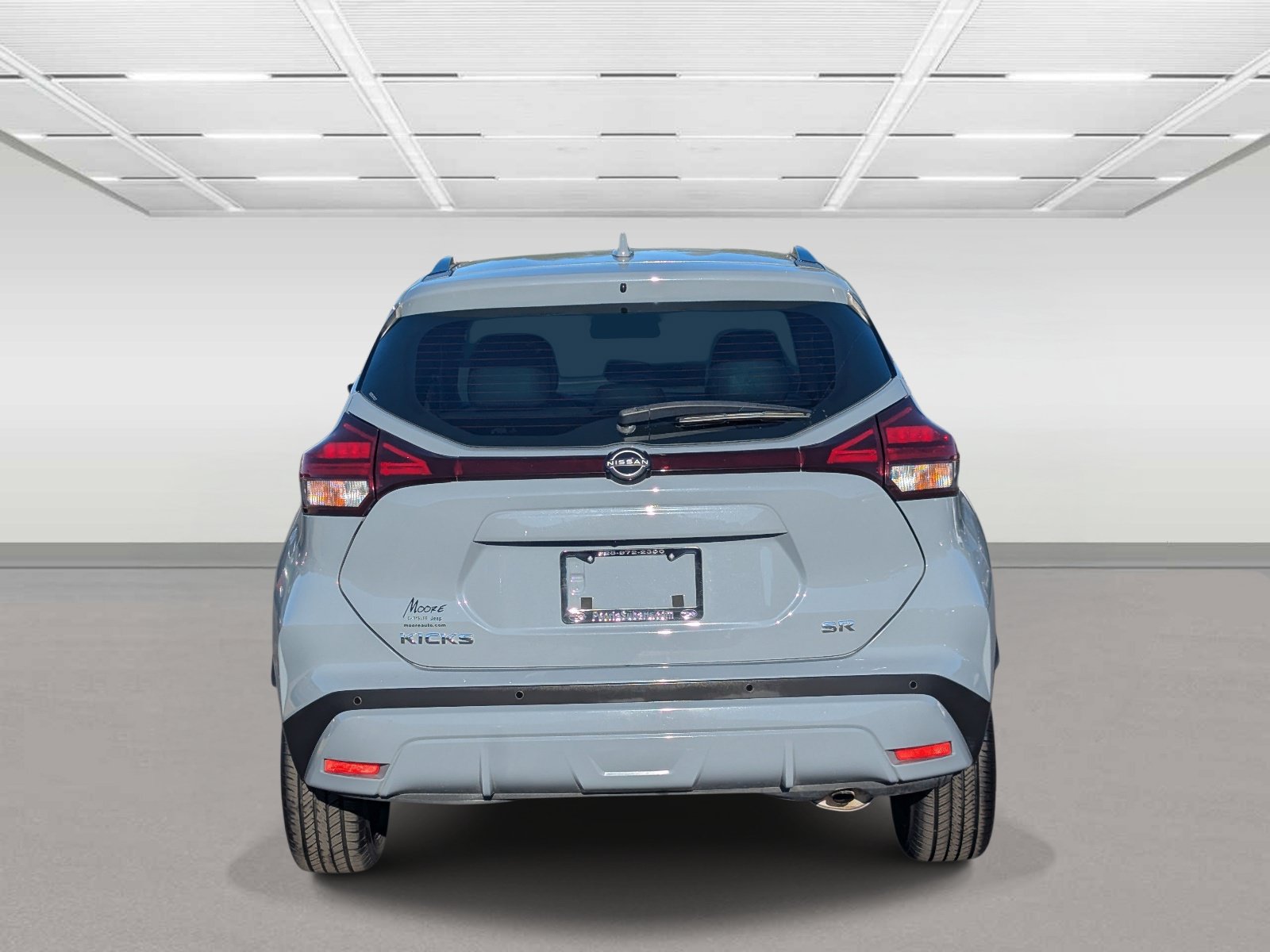 Used 2023 Nissan Kicks SR w/ SR Premium Package FWD image 4