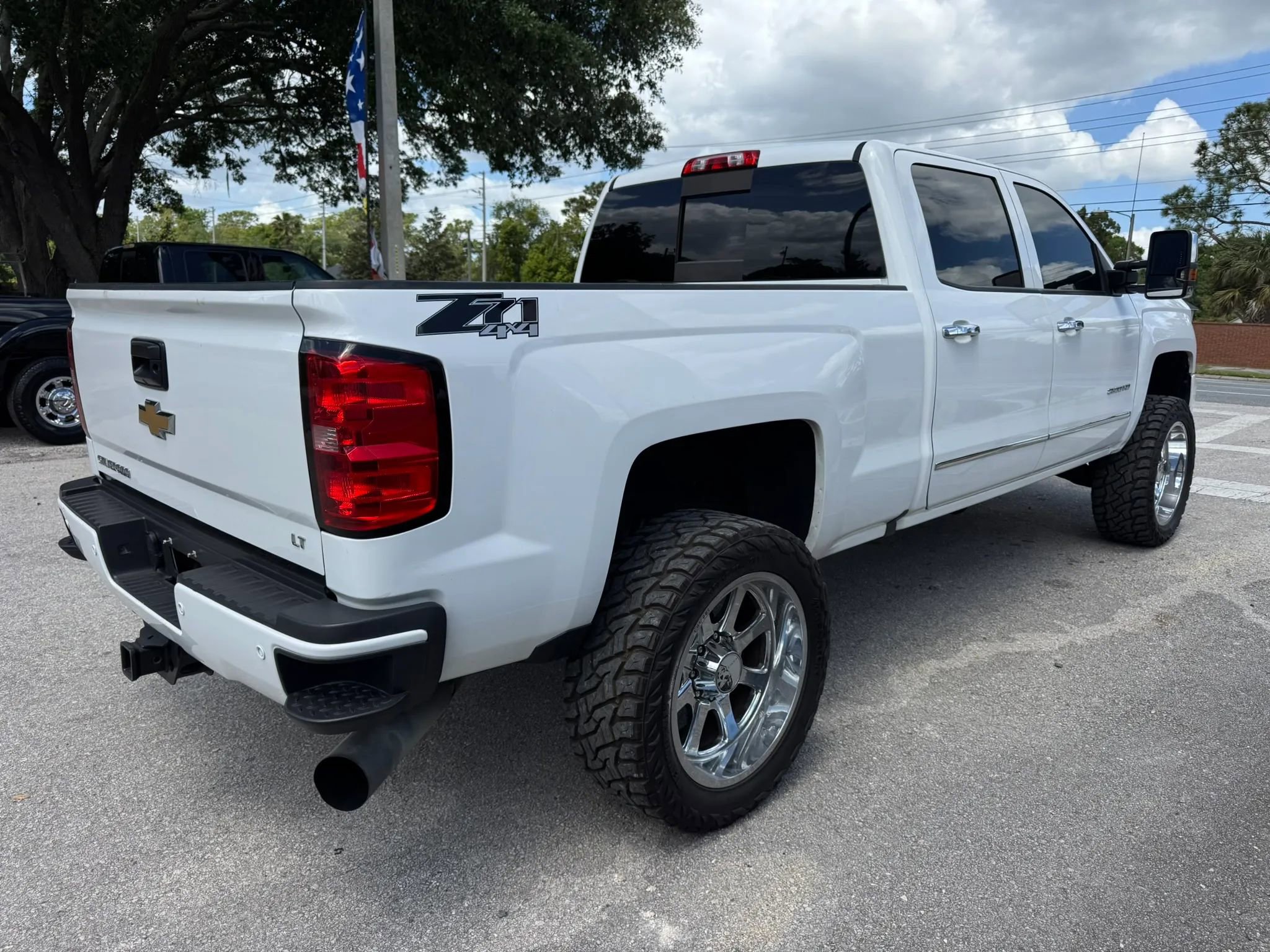 Used 2016 Chevrolet Silverado 2500 LT w/ Custom Sport Edition image 6