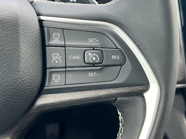 Certified 2024 Jeep Grand Cherokee Limited AWD/4WD image 23