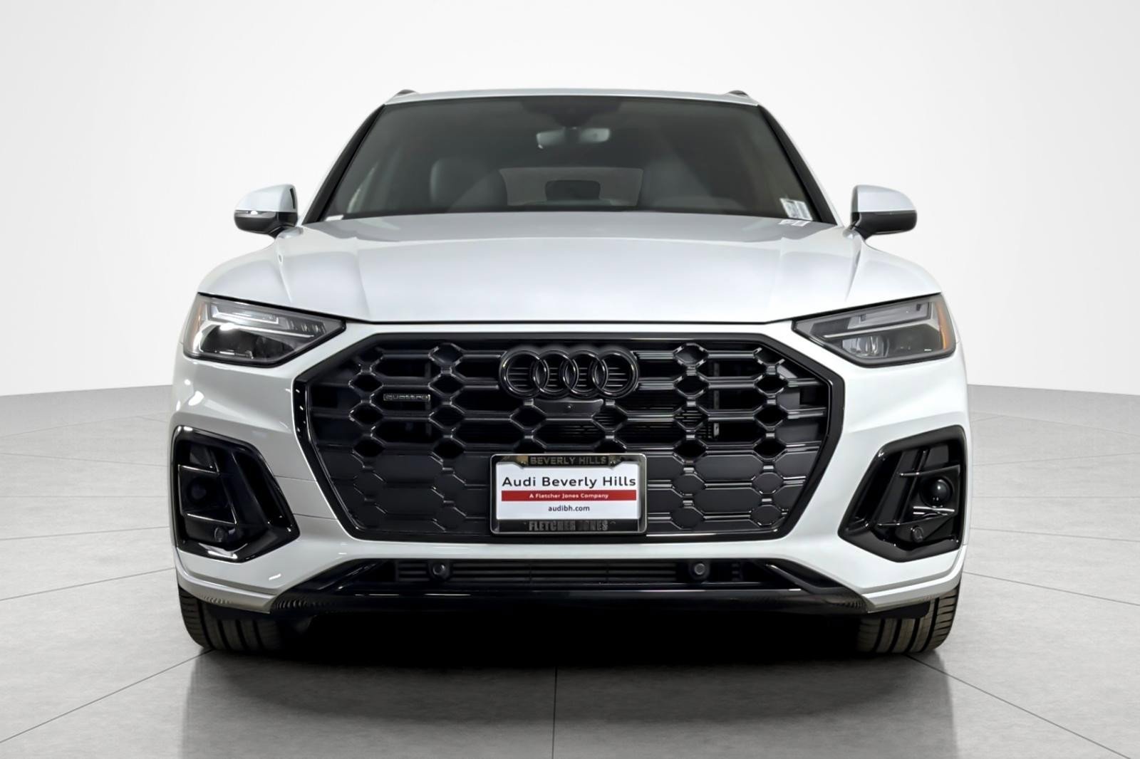 Used 2025 Audi Q5 e Premium Plus w/ Premium Plus Package image 8