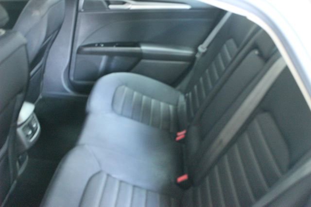 Used 2015 Ford Fusion SE FWD image 8
