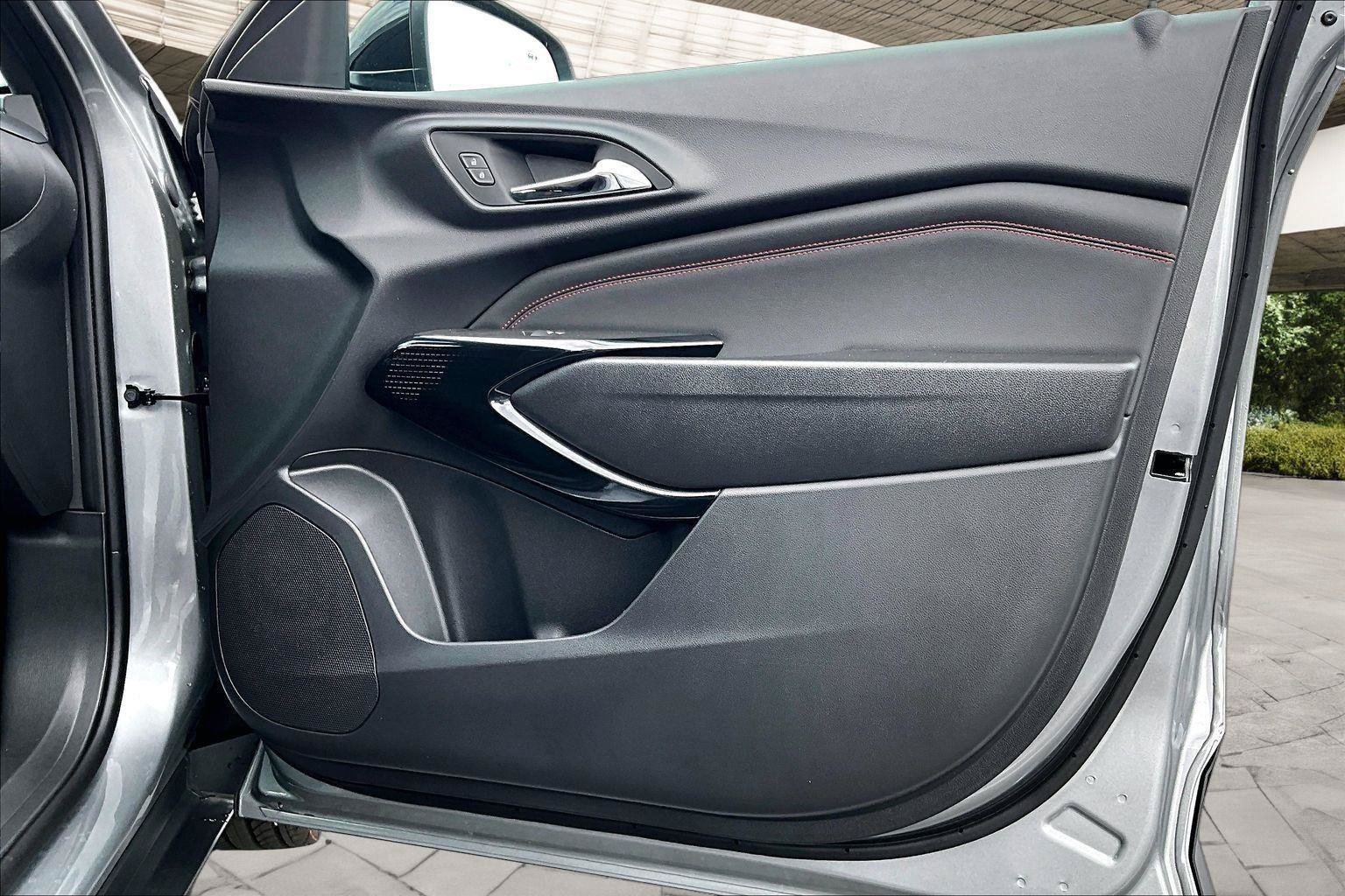 New 2026 Chevrolet Trax RS w/ Driver Confidence Package FWD image 13