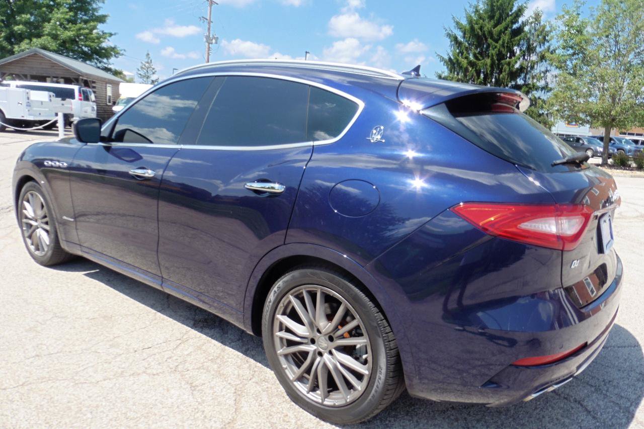 Used 2019 Maserati Levante GranLusso AWD/4WD image 2