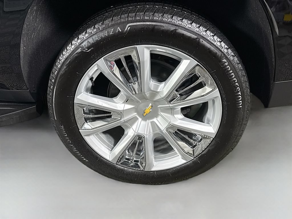 Used 2024 Chevrolet Suburban High Country w/ Advanced Technology Package AWD/4WD image 36