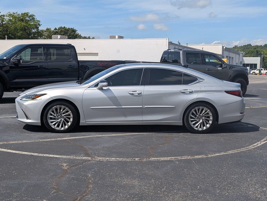 Used 2019 Lexus ES 350 Ultra Luxury w/ Accessory Package 2 FWD image 5