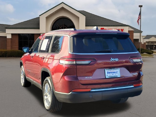 Used 2023 Jeep Grand Cherokee L Laredo w/ Luxury Tech Group I AWD/4WD image 4