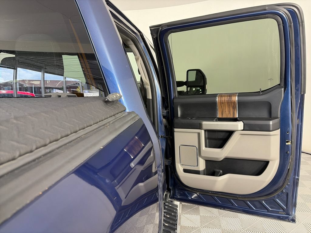 Used 2018 Ford F150 Lariat w/ Equipment Group 502A Luxury AWD/4WD image 29
