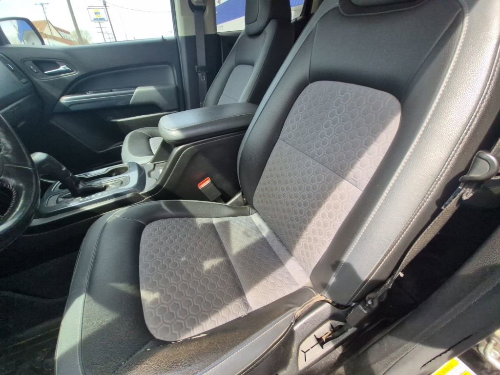 Used 2020 Chevrolet Colorado Z71 w/ Z71 Midnight Edition image 12