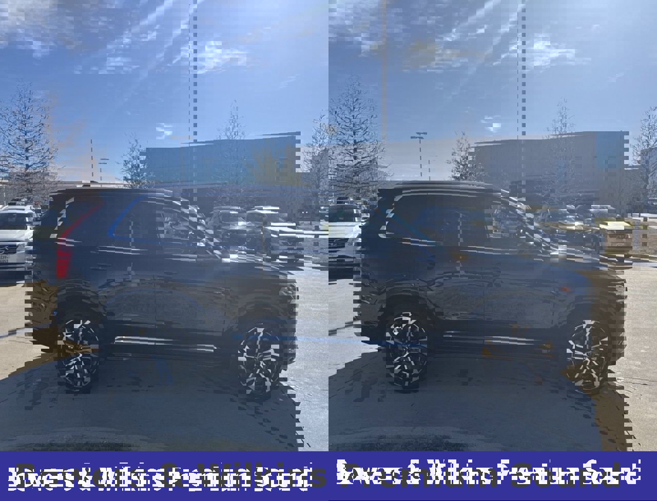 Certified 2024 Volvo XC90 B6 Ultimate w/ Lounge Package image 4