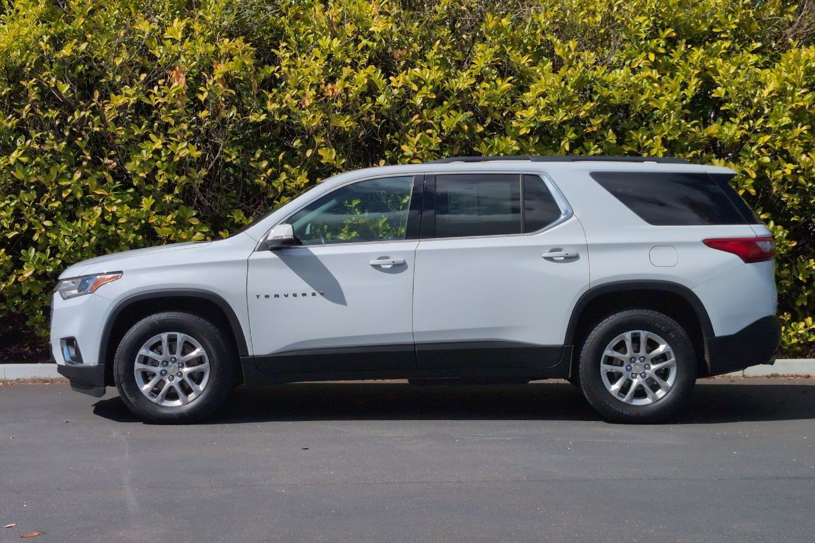 Used 2021 Chevrolet Traverse LT w/ LPO, Cargo Package image 7