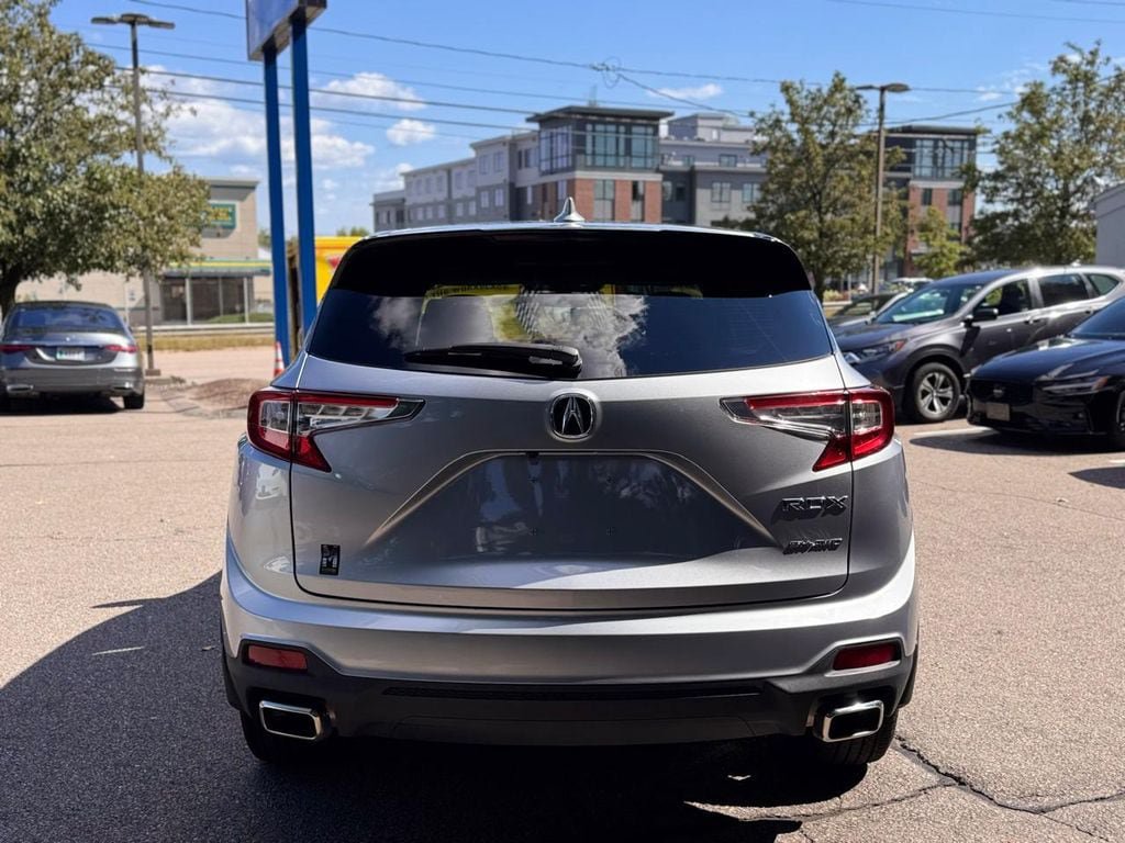 Used 2024 Acura RDX SH-AWD image 5