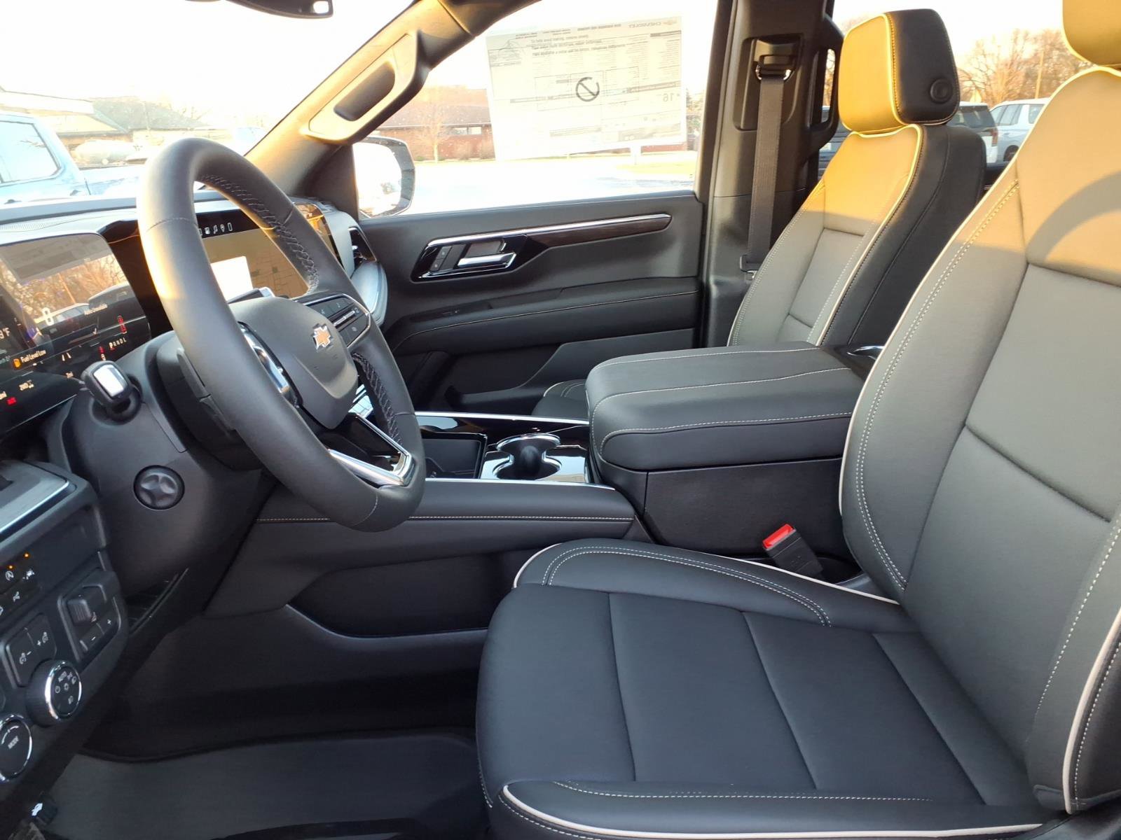 New 2026 Chevrolet Suburban Premier w/ Sun And Tow Package AWD/4WD image 6