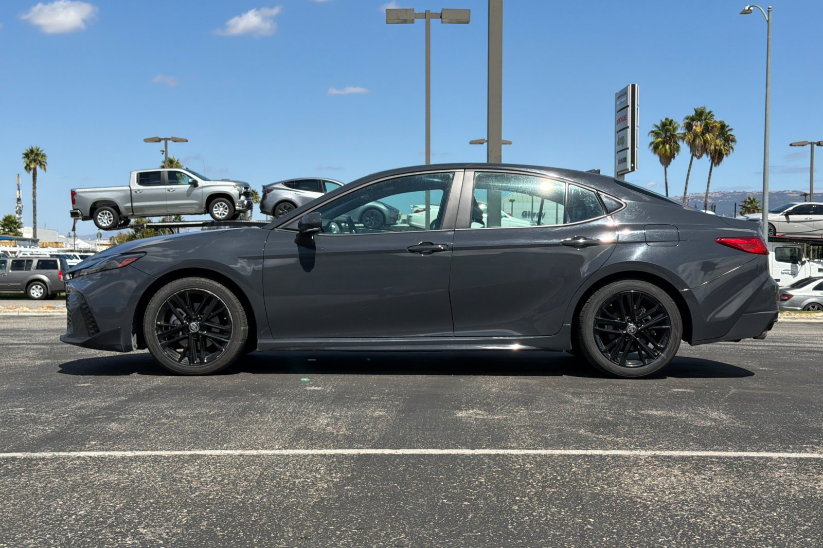 Used 2025 Toyota Camry SE FWD image 7
