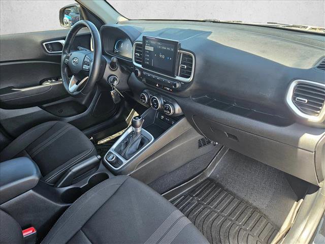 Used 2023 Hyundai Venue SEL image 20