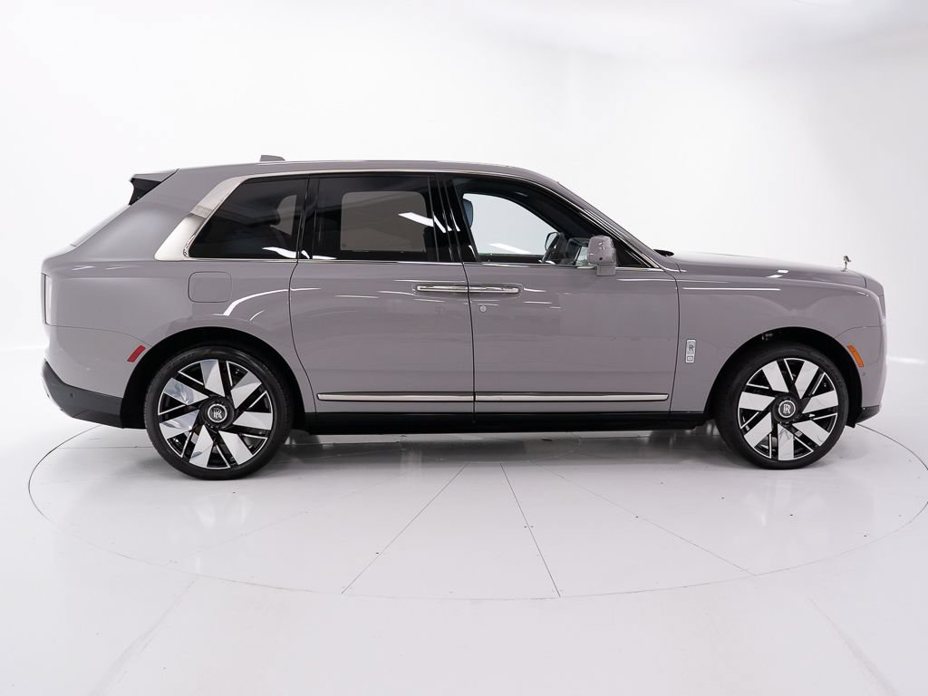 Certified 2025 Rolls-Royce Cullinan AWD/4WD image 6