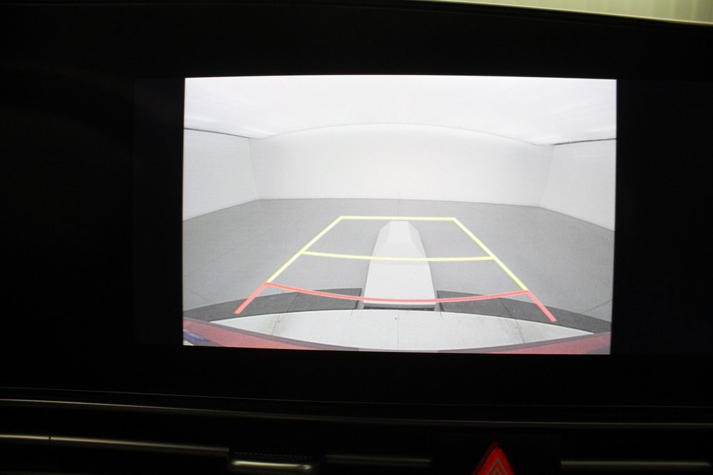 Used 2025 Hyundai Elantra SEL image 16