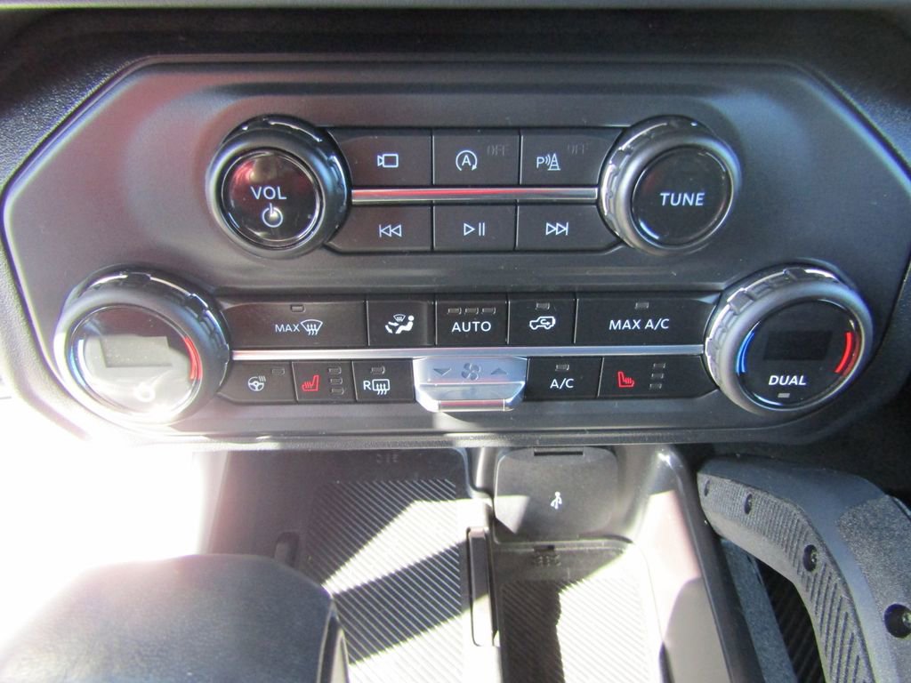 Used 2025 Ford Bronco Badlands AWD/4WD image 27