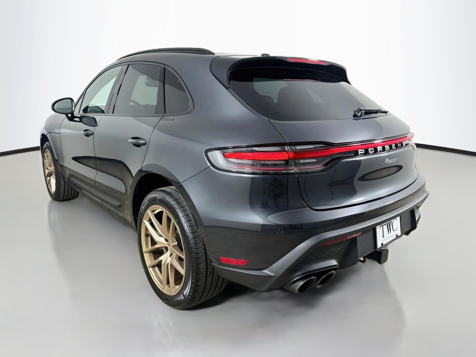 Used 2026 Porsche Macan AWD/4WD image 7