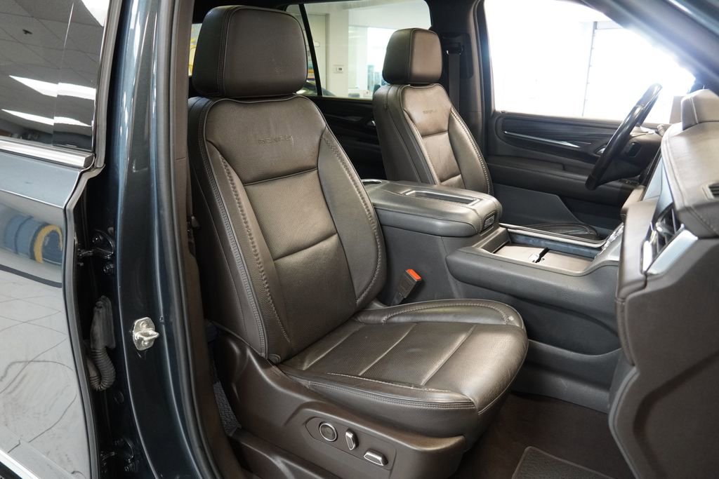 Used 2021 GMC Yukon XL Denali w/ Denali Premium Package image 29