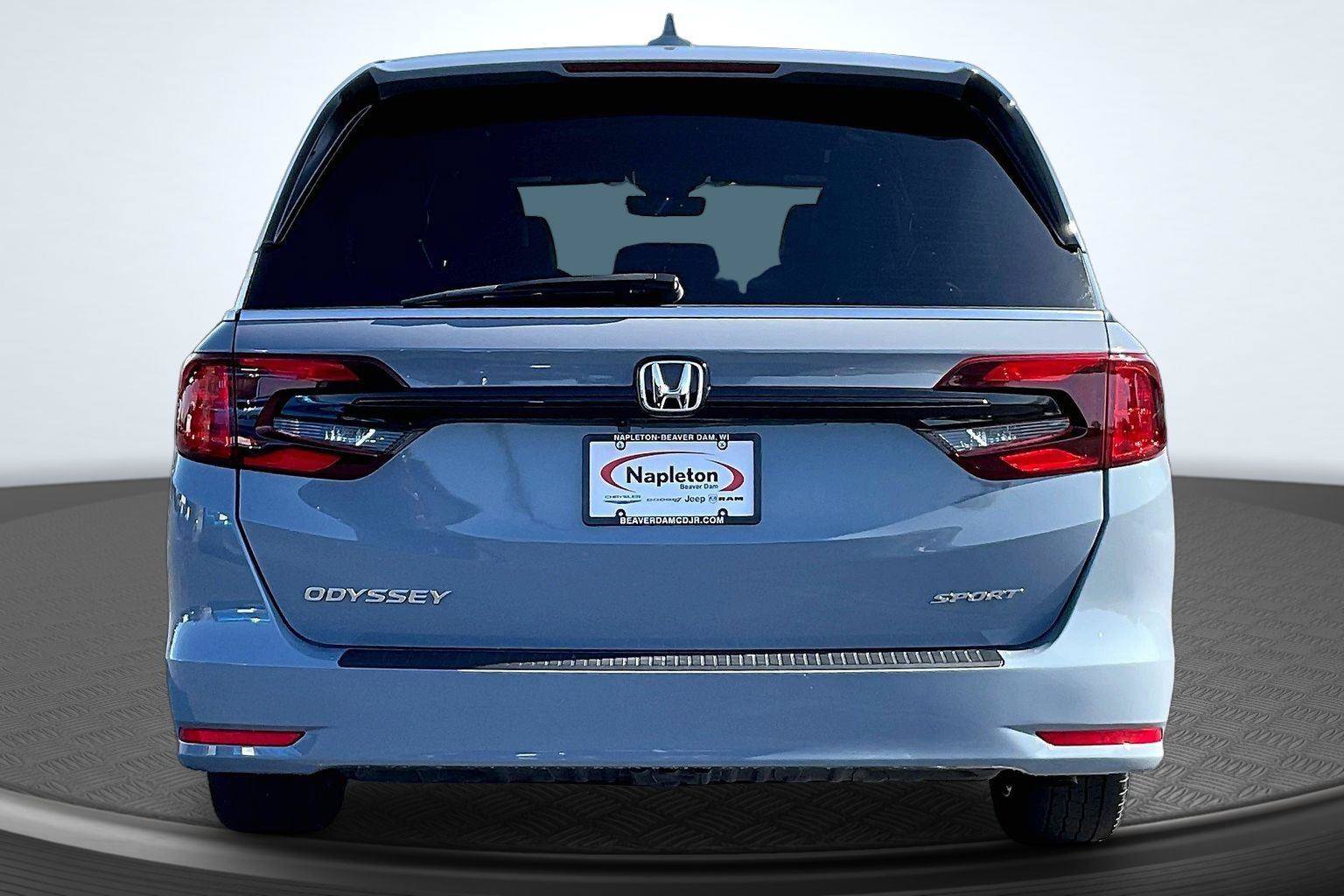 Used 2024 Honda Odyssey Sport image 4