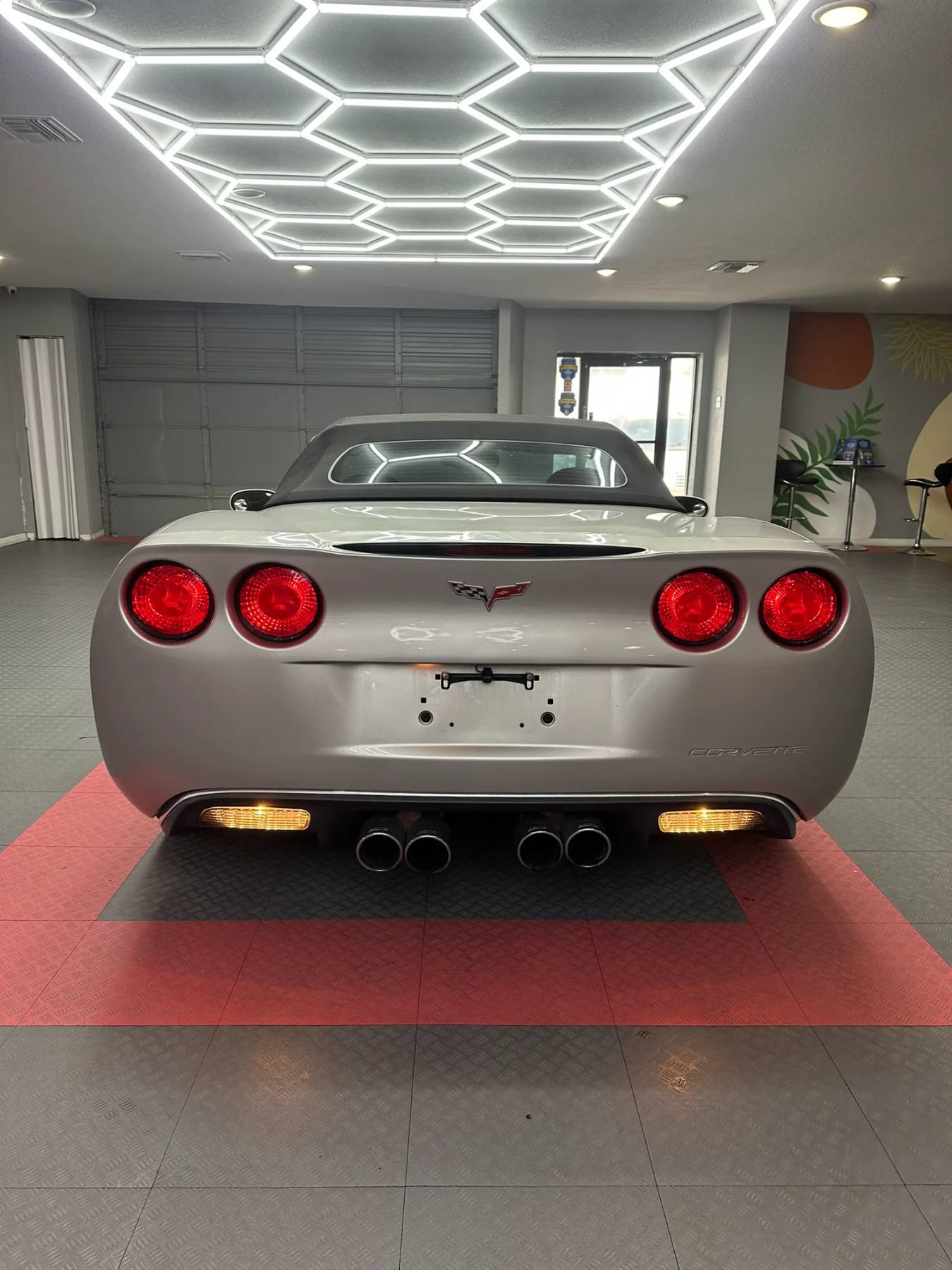 Used 2005 Chevrolet Corvette Convertible w/ Preferred Equipment Group RWD image 5