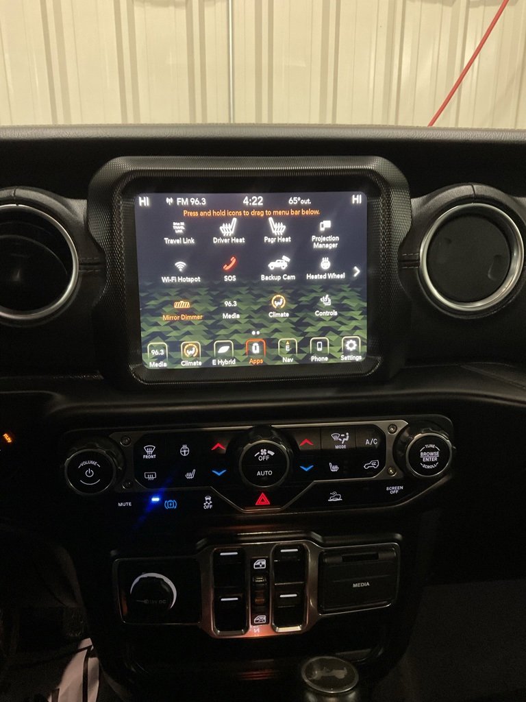 Used 2023 Jeep Wrangler Unlimited Sahara w/ Cold Weather Group image 17