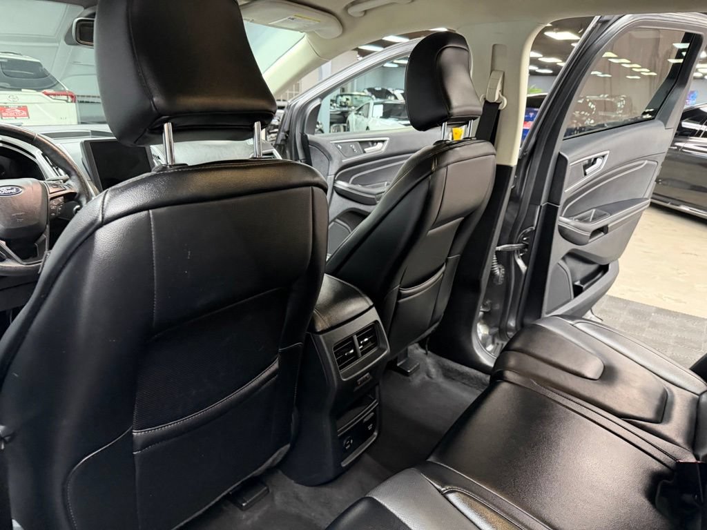 Used 2022 Ford Edge Titanium w/ Equipment Group 301A AWD/4WD image 37