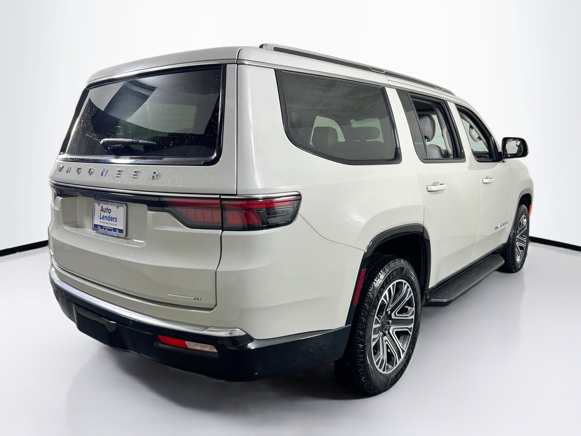 Used 2022 Jeep Wagoneer Series III w/ Flexible Seating Group image 5