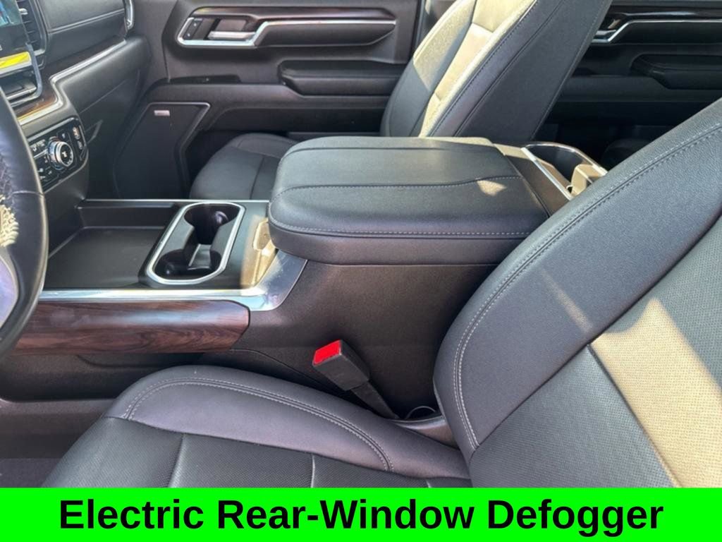 Used 2024 GMC Sierra 2500 SLT w/ SLT Premium Package image 17