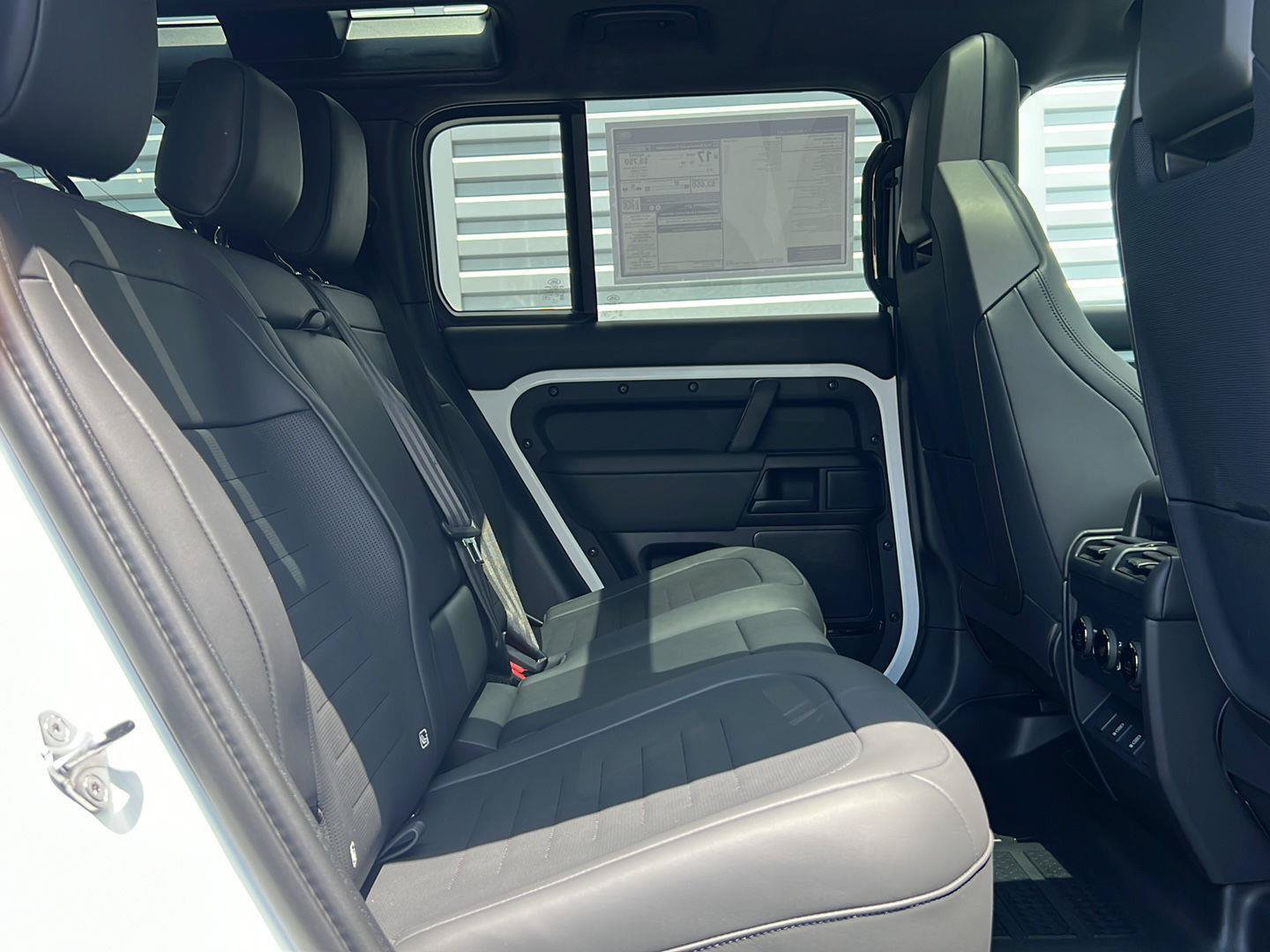 New 2026 Land Rover Defender 110 OCTA AWD/4WD image 28