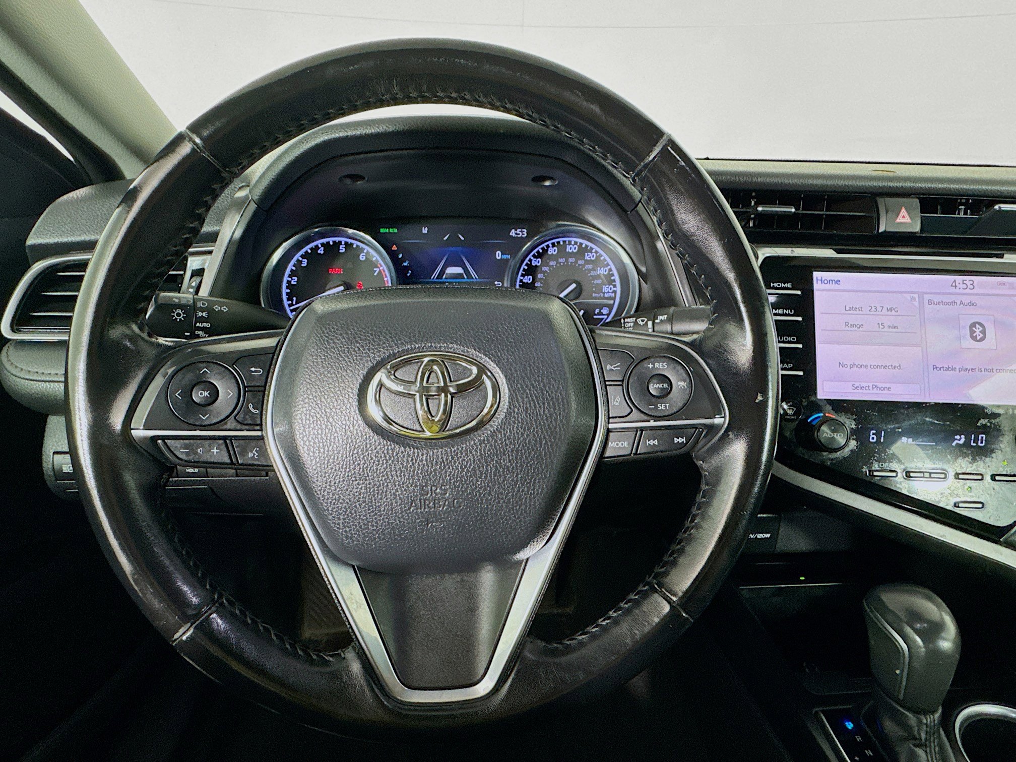 Used 2019 Toyota Camry XLE image 10