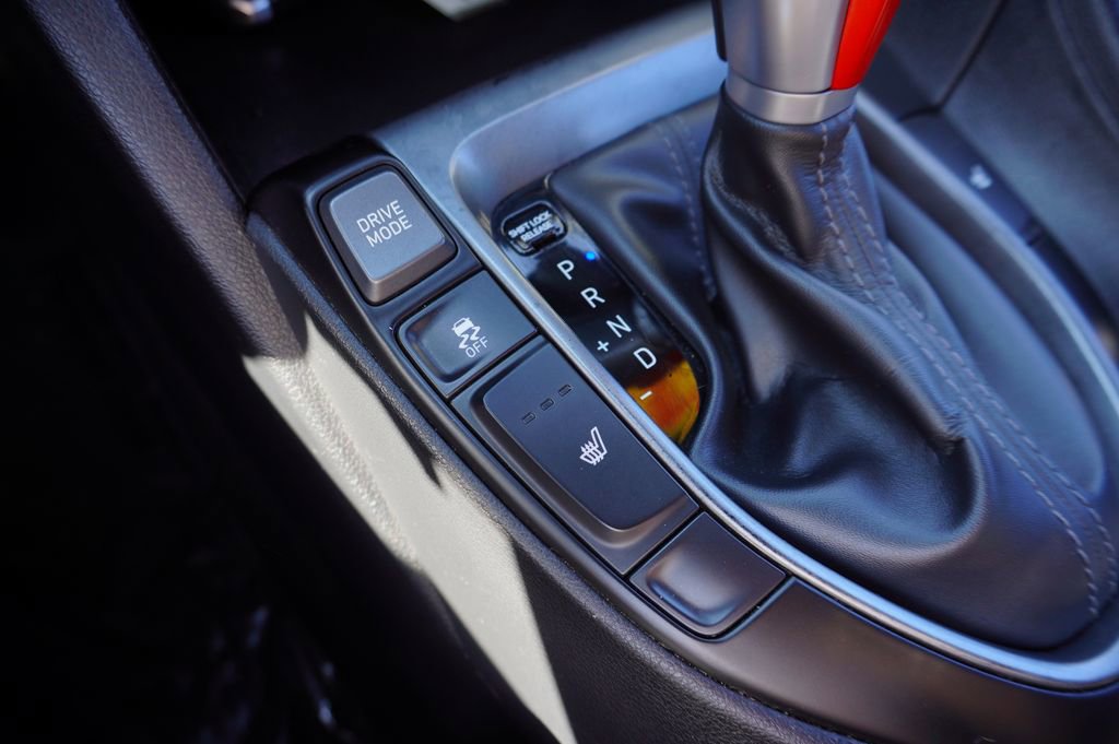 Used 2019 Hyundai Veloster Turbo image 20