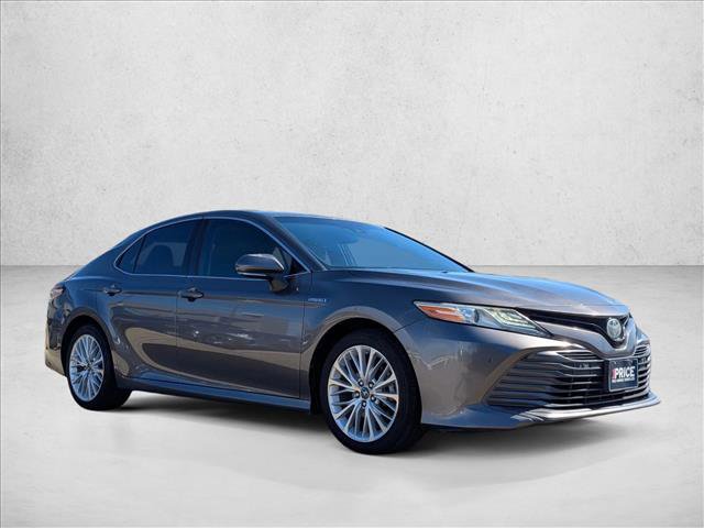 Used 2018 Toyota Camry XLE image 3