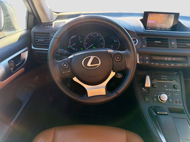 Used 2015 Lexus CT 200h w/ Navigation Package FWD image 22