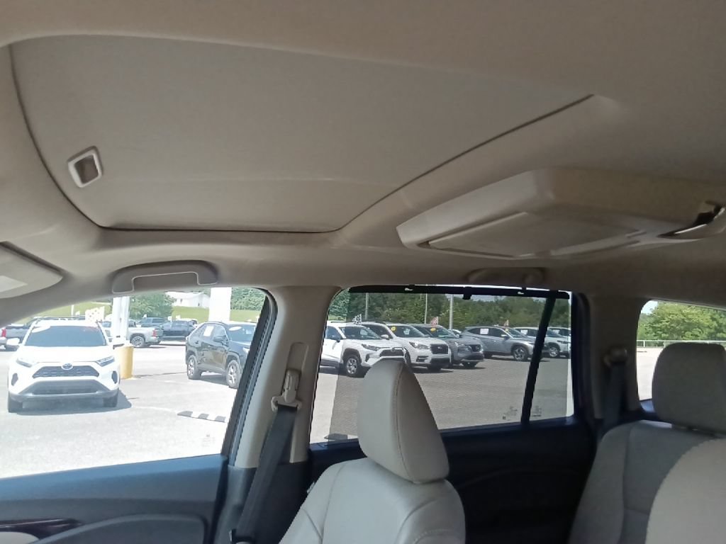 Used 2022 Honda Pilot Touring image 16