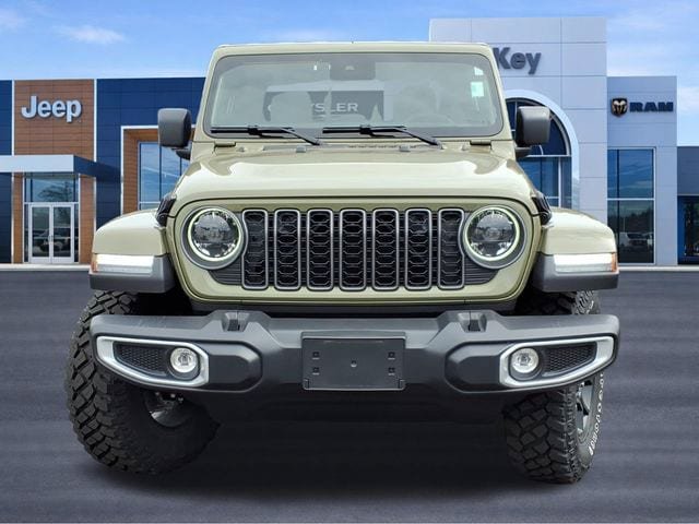 Certified 2025 Jeep Gladiator Sport AWD/4WD image 8