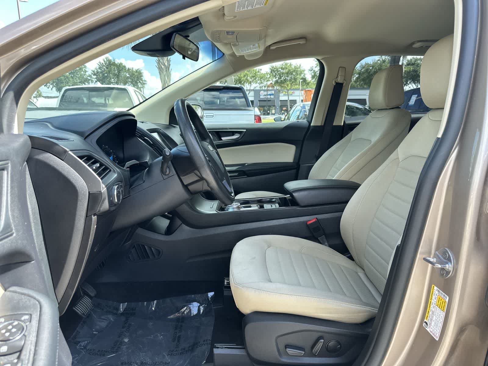 Used 2020 Ford Edge SE FWD image 12