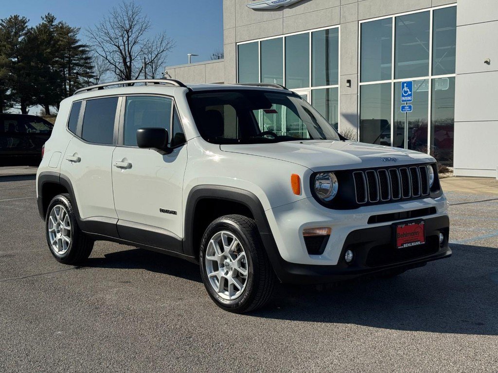 Used 2022 Jeep Renegade Latitude w/ Convenience Group image 2