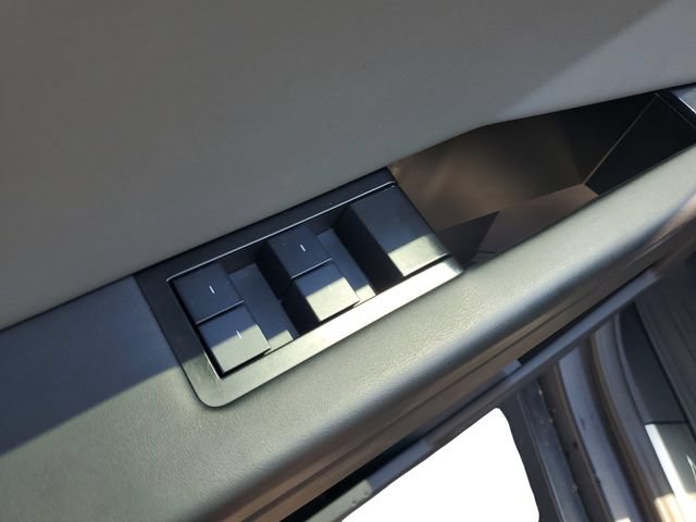 Used 2025 Tesla Cybertruck AWD Crew Cab image 9